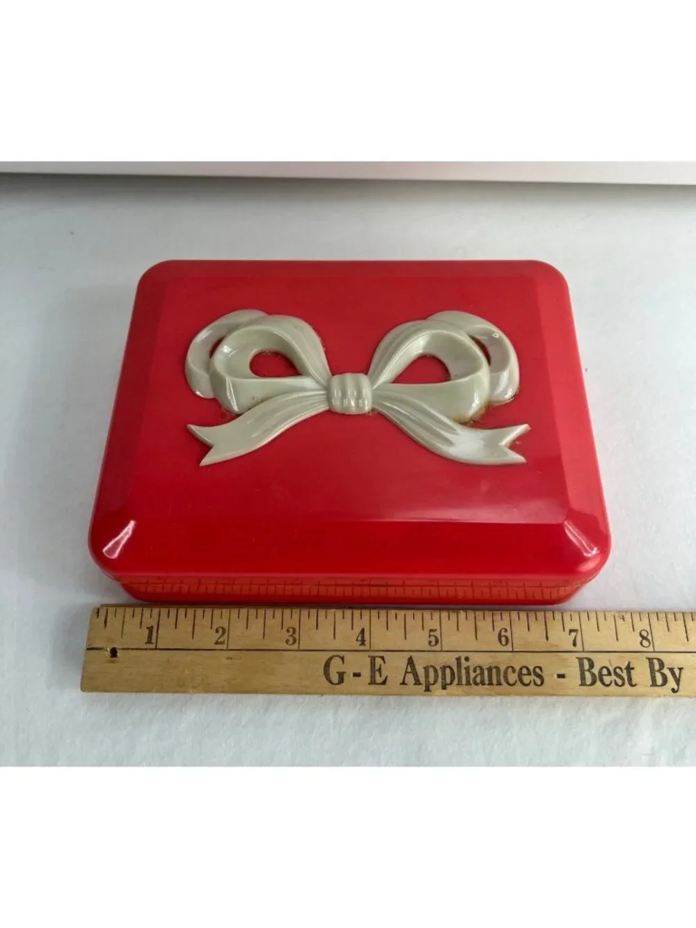 VTG 40s Max Factor Hot Pink Plastic Trinket Box With Ivory Bow Lid 7